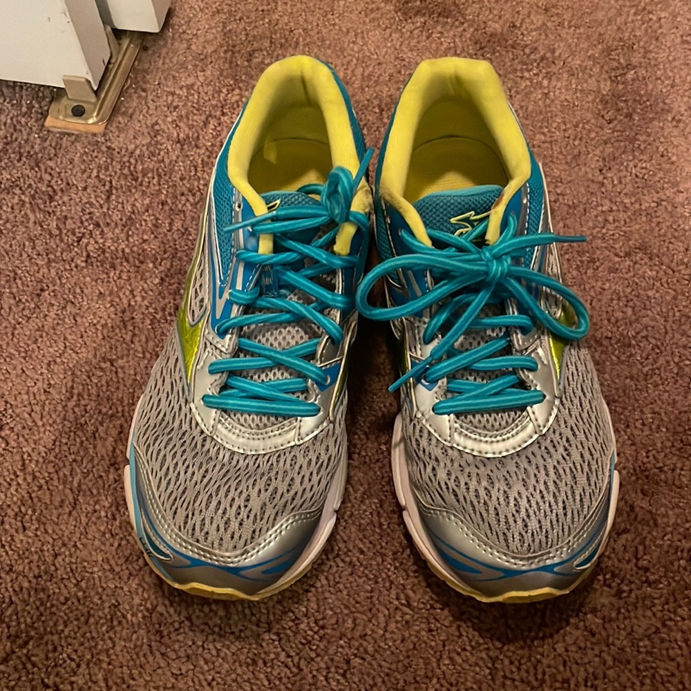 ASIC running sneakers size 7